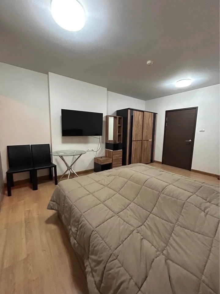 For rent: Supalai Vista, Pak Kret Intersection, studio room, 22nd floor, very high, fully furnished, must book.