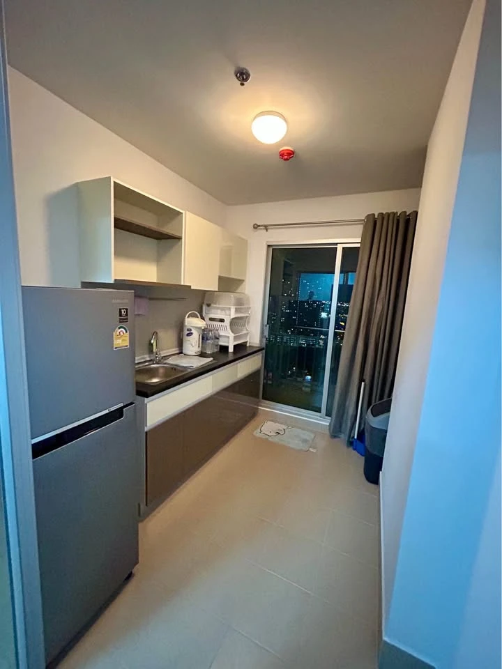 For rent: Supalai Vista, Pak Kret Intersection, studio room, 22nd floor, very high, fully furnished, must book.