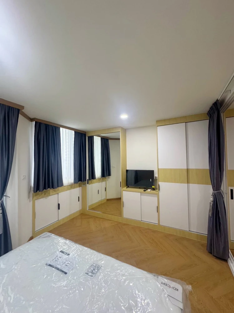 For rent: Supalai Place Sukhumvit 39, spacious room, comfortable, fully equipped, book now before you miss out!!