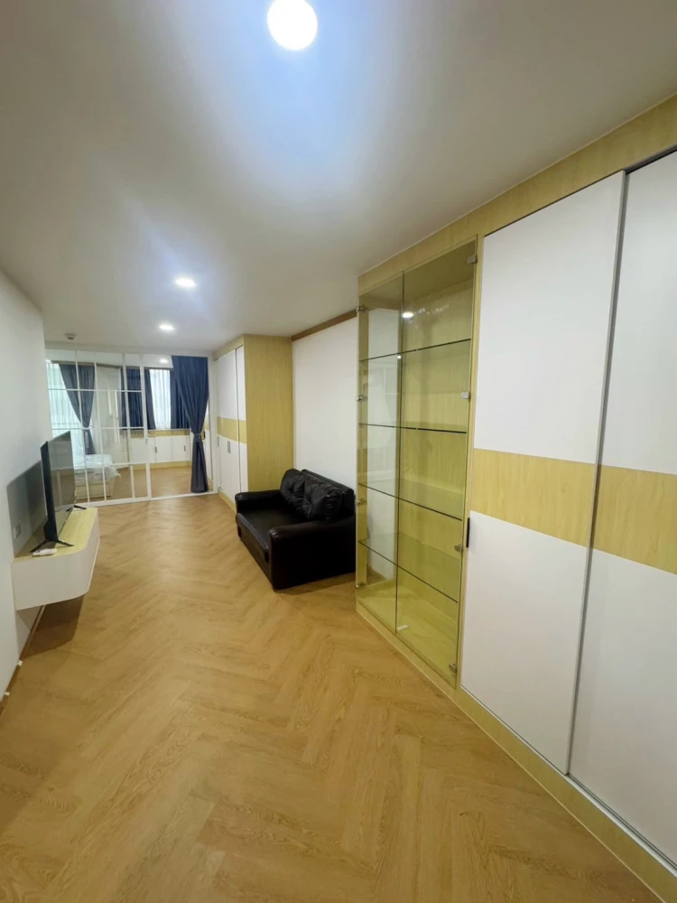 For rent: Supalai Place Sukhumvit 39, spacious room, comfortable, fully equipped, book now before you miss out!!