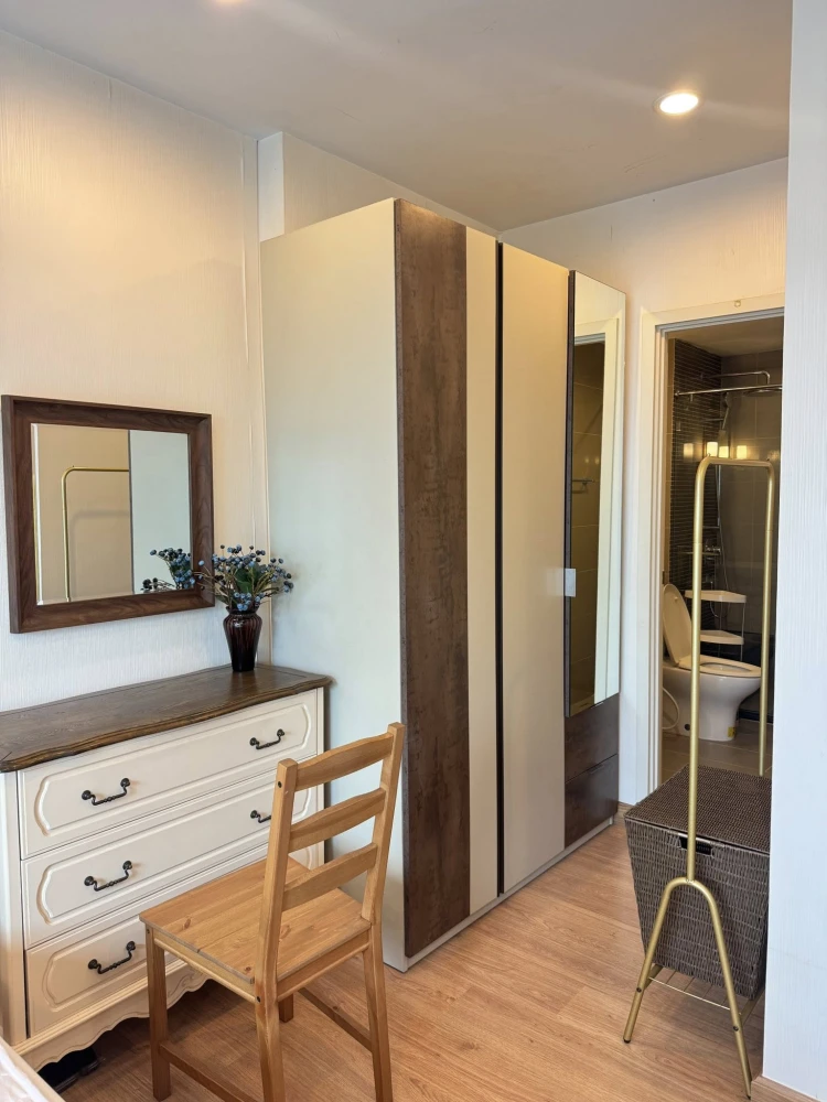 For rent: Supalai Wellington 2, 2nd floor, Building 4. Fully furnished, just move in with your luggage.
