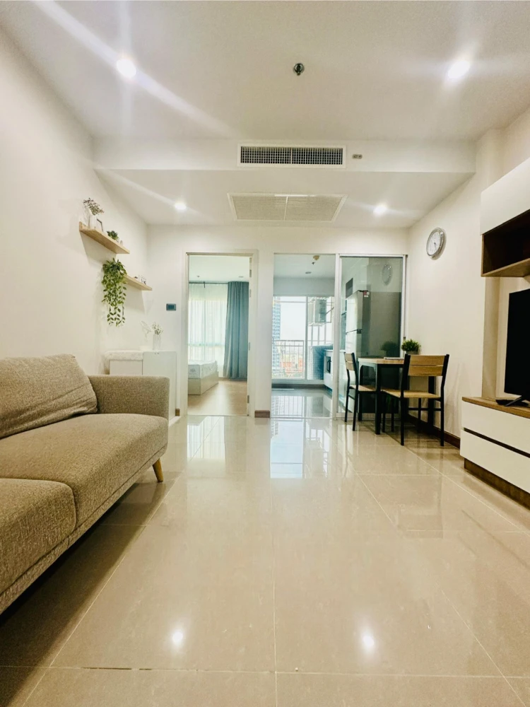 For rent Supalai Wellington 2, very spacious room, city view, cool breeze all day, no sun shining into the room in the morning and afternoon, don't mi
