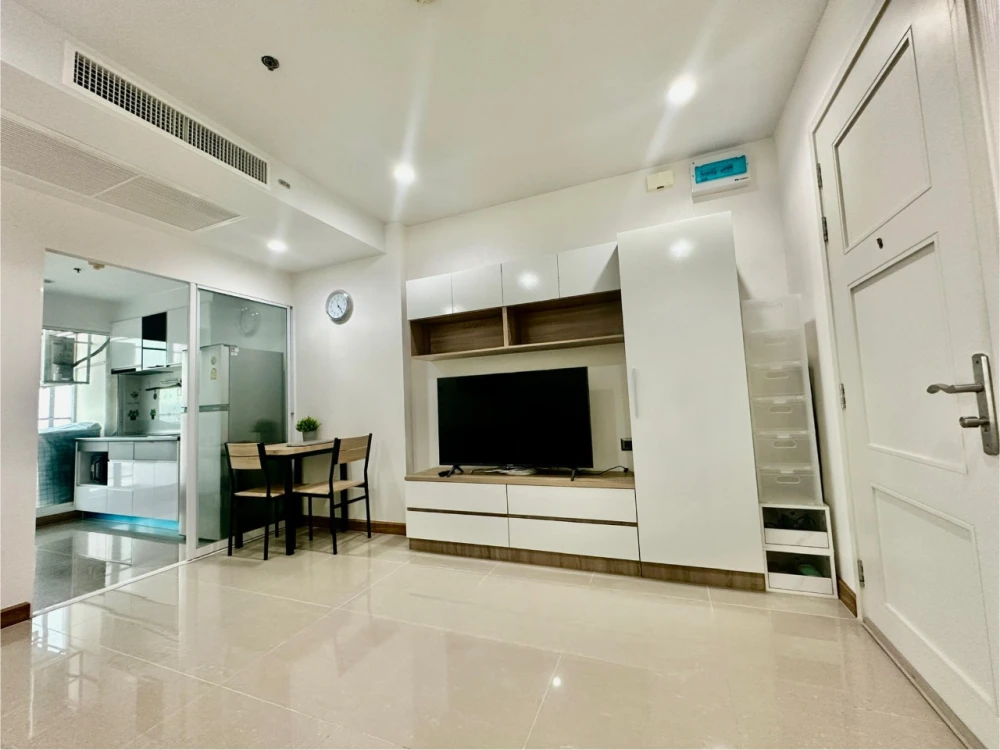 For rent Supalai Wellington 2, very spacious room, city view, cool breeze all day, no sun shining into the room in the morning and afternoon, don't mi
