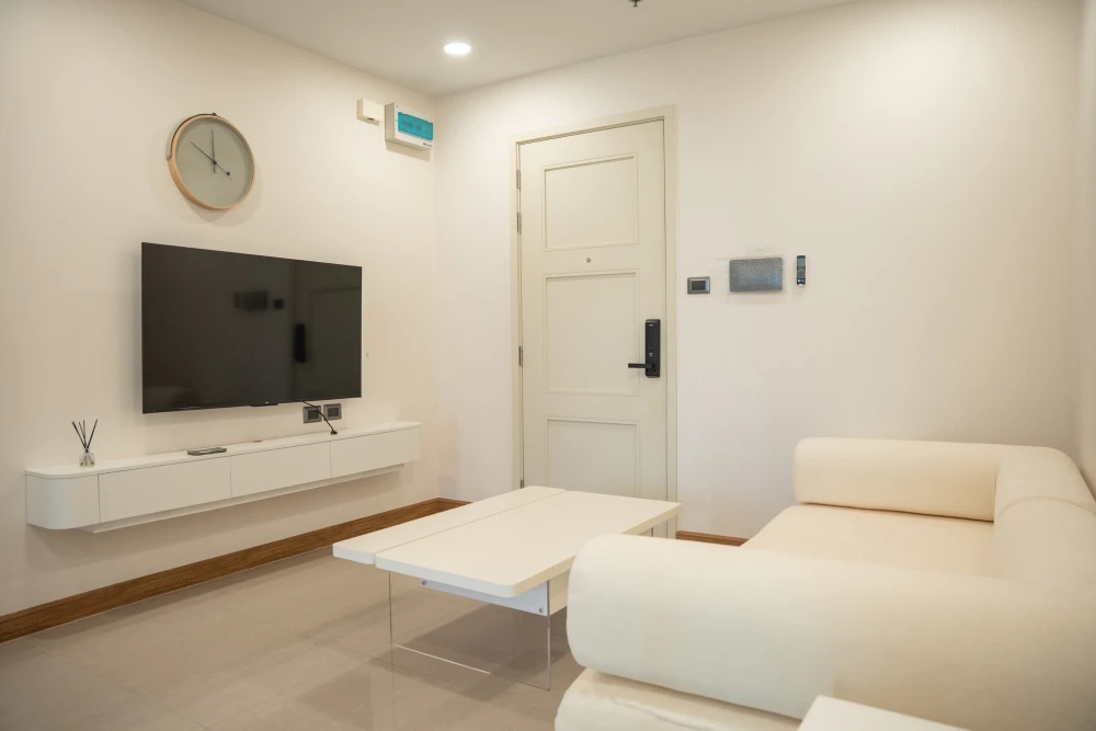 For rent: Supalai Wellington 2, Building 2, 7th floor. Simply decorated in bright, comfortable tones; a very pleasant place to live.