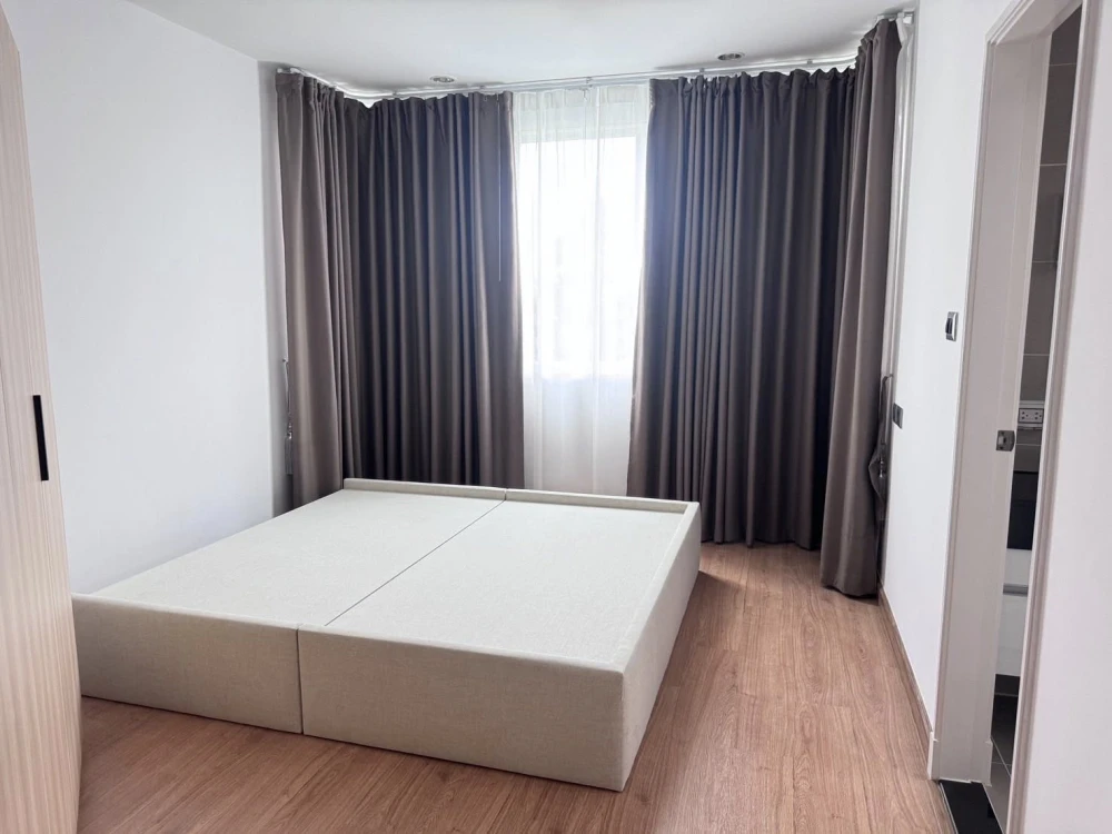 For rent: Supalai Wellington, corner unit, quiet, 4th floor, well-proportioned, fully furnished. First come, first served.