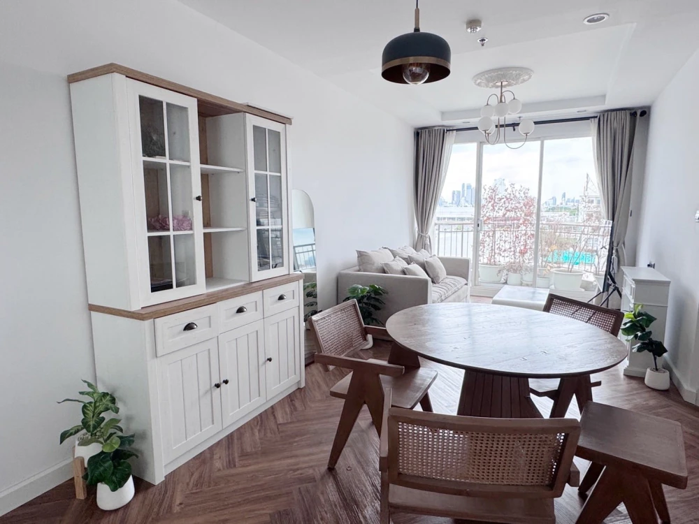For rent: Supalai Wellington, corner unit, quiet, 4th floor, well-proportioned, fully furnished. First come, first served.