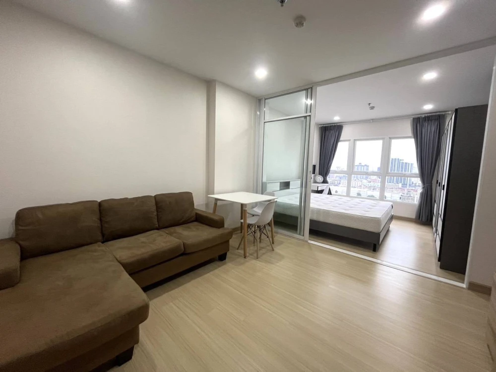 For rent: Supalai Veranda Ramkhamhaeng. Well-partitioned rooms with separate zones. Book yours today! Don't miss out!