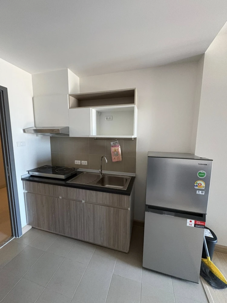 For rent: Supalai Veranda Ramkhamhaeng. Very high floor unit with excellent ventilation. Fully furnished. Don't miss out!