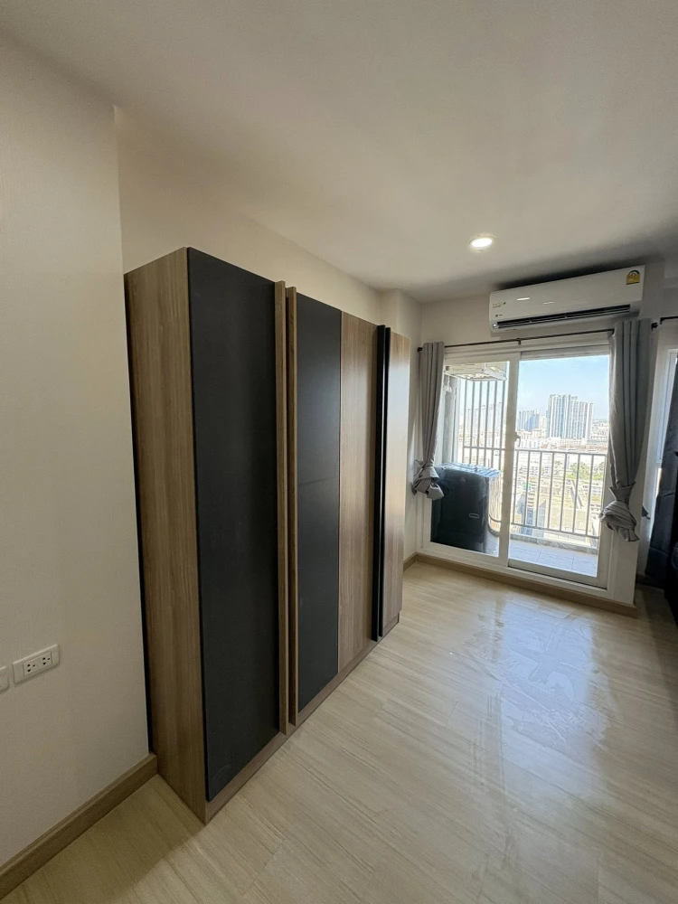 For rent: Supalai Veranda Ramkhamhaeng. Very high floor unit with excellent ventilation. Fully furnished. Don't miss out!