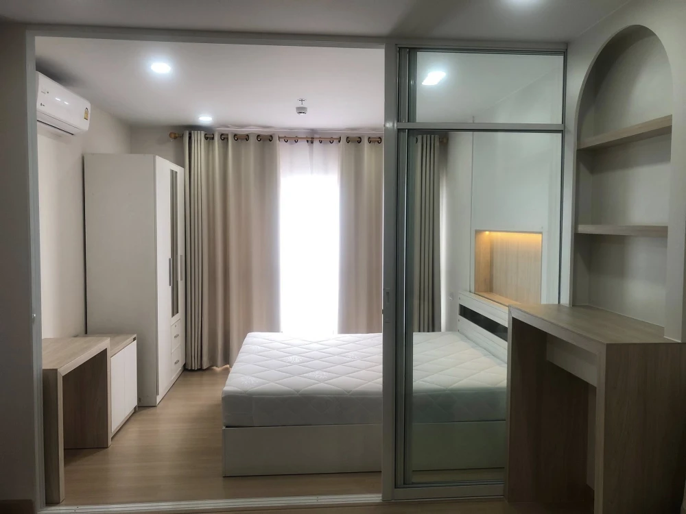 For rent: Supalai Veranda Ramkhamhaeng. Nicely decorated unit with high-quality built-in furniture. Everything you need is here. Book now before it's