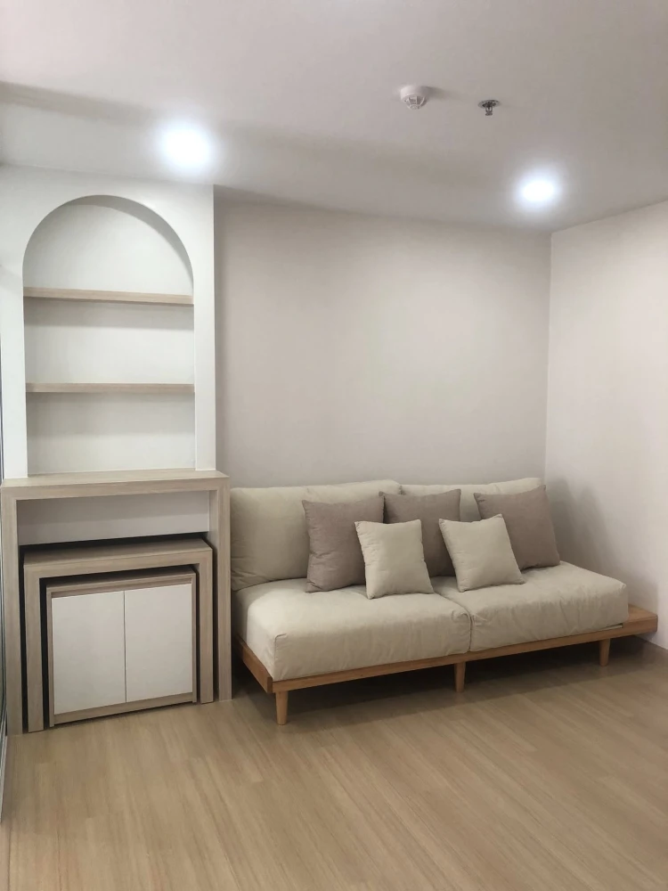 For rent: Supalai Veranda Ramkhamhaeng. Nicely decorated unit with high-quality built-in furniture. Everything you need is here. Book now before it's