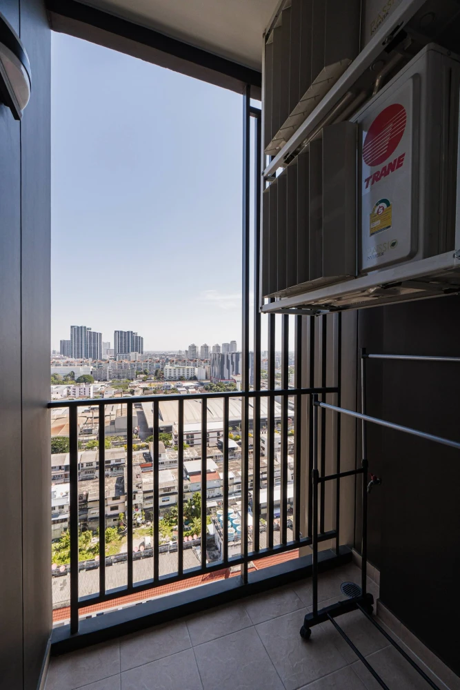 For rent: Supalai Veranda Ramkhamhaeng, Building B, 15th floor, Osotspa side, kitchen with balcony, fully furnished, very livable.