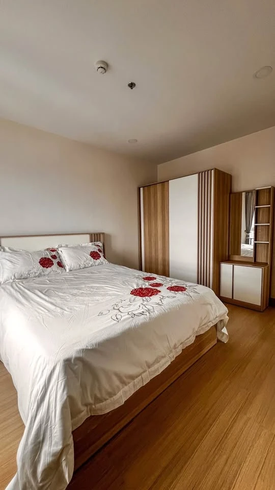 For rent Supalai Veranda Phasi Charoen Station, 21st floor, Building A, corner room, city view, no blocked view, interested, reserve now.