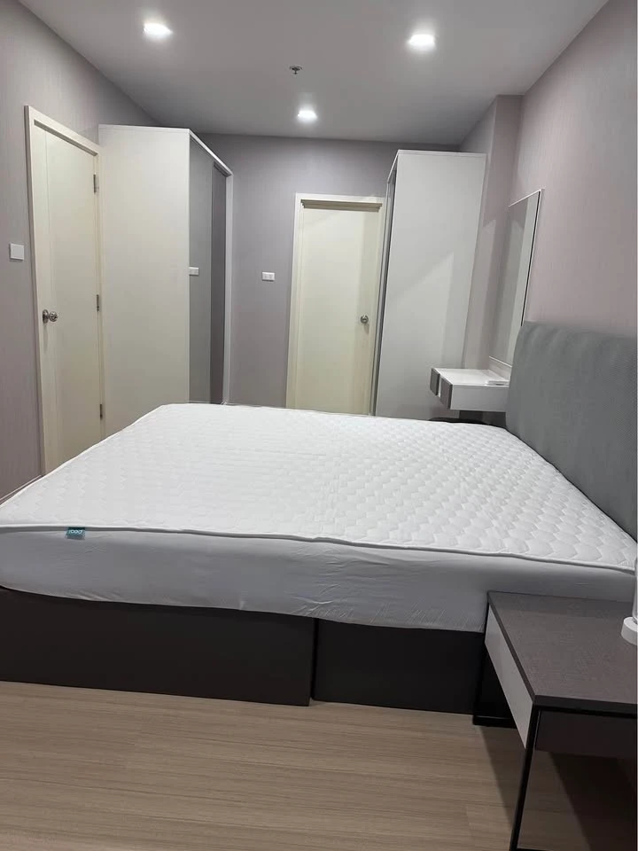 For rent: Supalai Veranda Phasi Charoen Station, spacious room, comfortable, not cramped, swimming pool view, ready to move in.