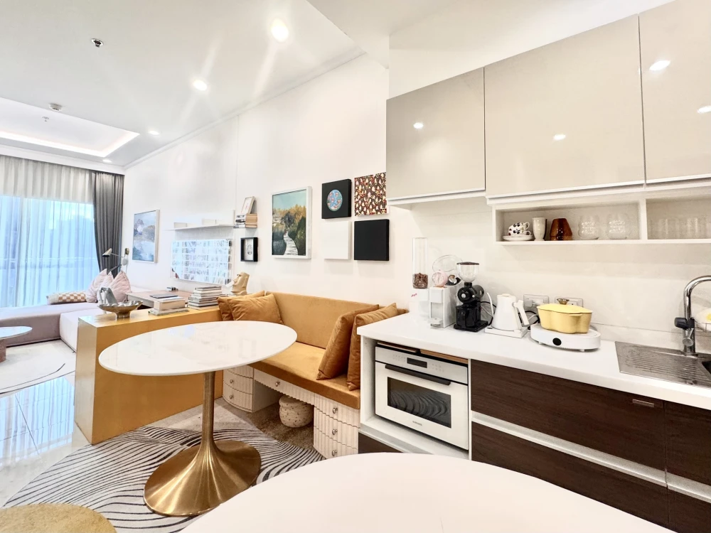 Supalai Elite Surawong for rent, sunset view from living room and bedroom, New Year's Eve fireworks from the condo! Book now!