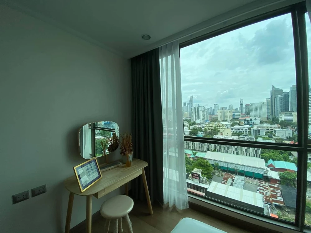 For rent: Supalai Oriental Sukhumvit 39, ready to move in, fully furnished, spacious and comfortable room, reserve now.