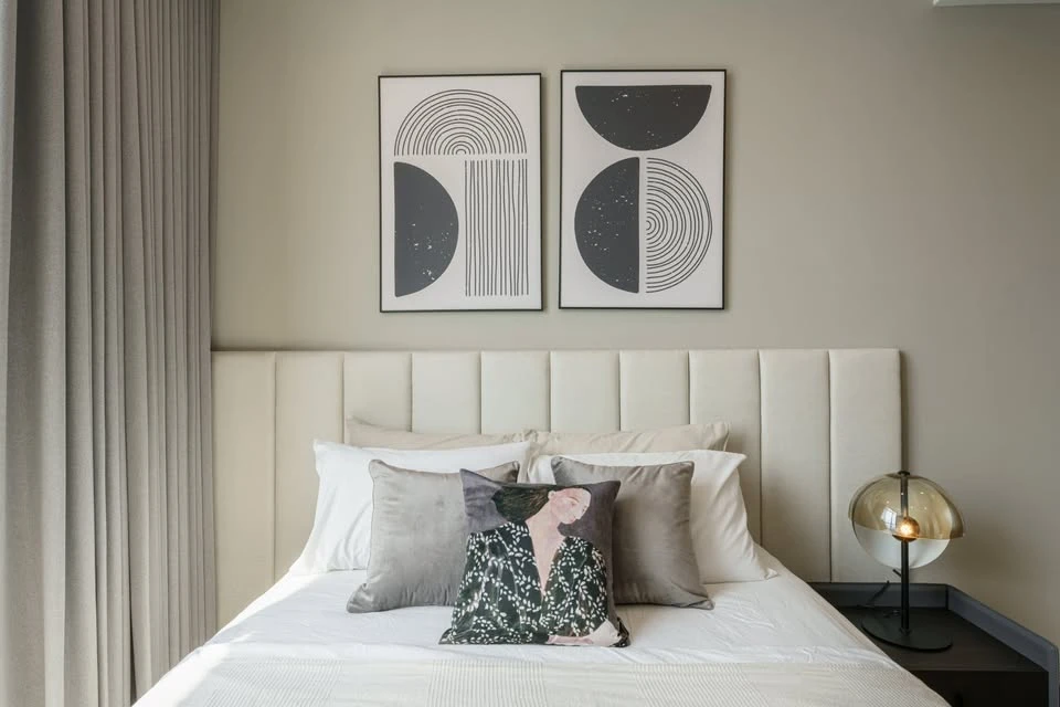 For rent Supalai Oriental Sukhumvit 39, high ceiling room, corner unit, open view! Best location, hurry!