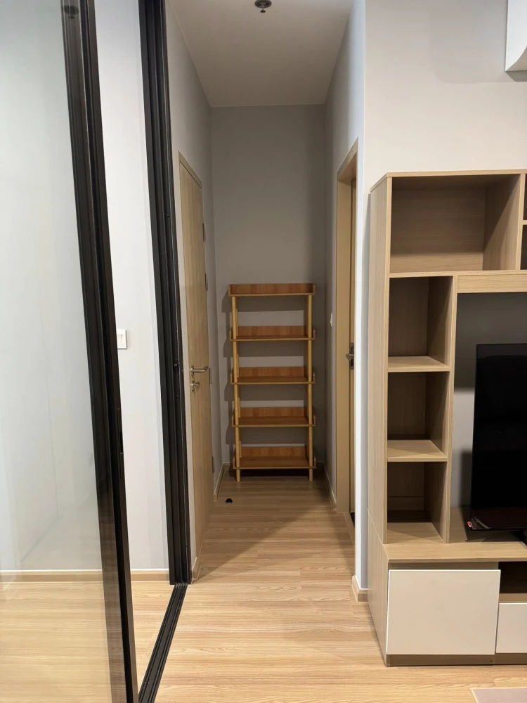 For rent: Skyrise Avenue Sukhumvit 64, 28 sq.m., 3rd floor, Building D. Fully furnished with all appliances; just bring your belongings and move in.