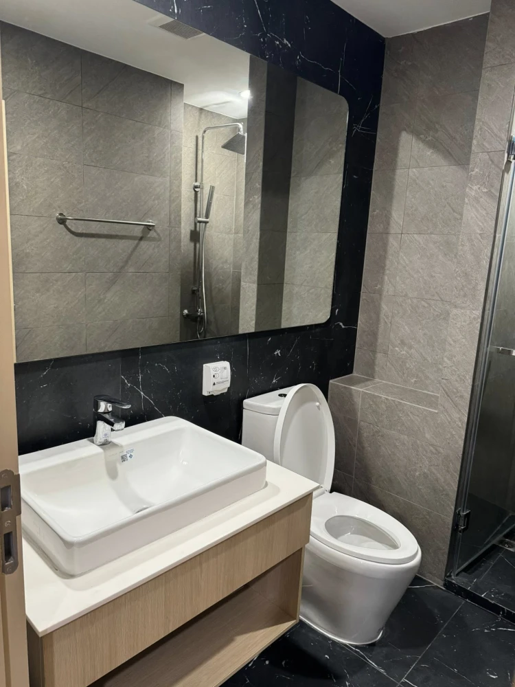 For rent: Skyrise Avenue Sukhumvit 64, 28 sq.m., 3rd floor, Building D. Fully furnished with all appliances; just bring your belongings and move in.