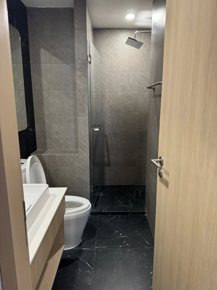 For rent: Skyrise Avenue Sukhumvit 64, 28 sq.m., 3rd floor, Building D. Fully furnished with all appliances; just bring your belongings and move in.