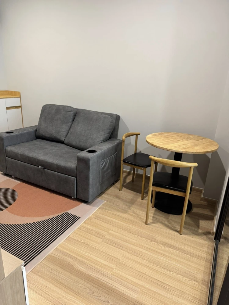 For rent: Skyrise Avenue Sukhumvit 64, 28 sq.m., 3rd floor, Building D. Fully furnished with all appliances; just bring your belongings and move in.
