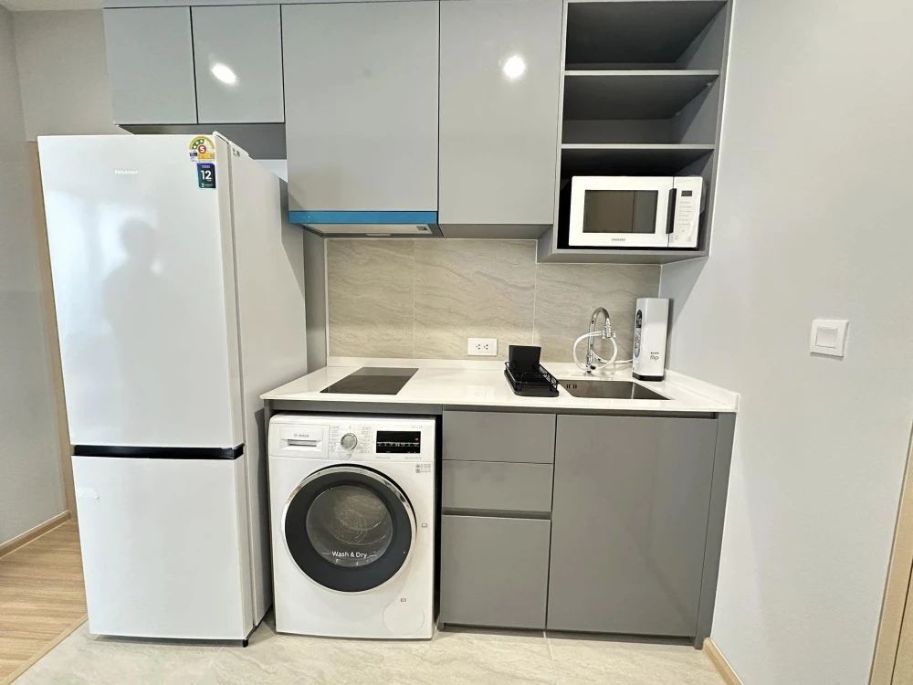 For rent: Skyrise Avenue Sukhumvit 64, 3rd floor, Building D, 2 bedrooms, warm atmosphere, very livable, very worth booking.