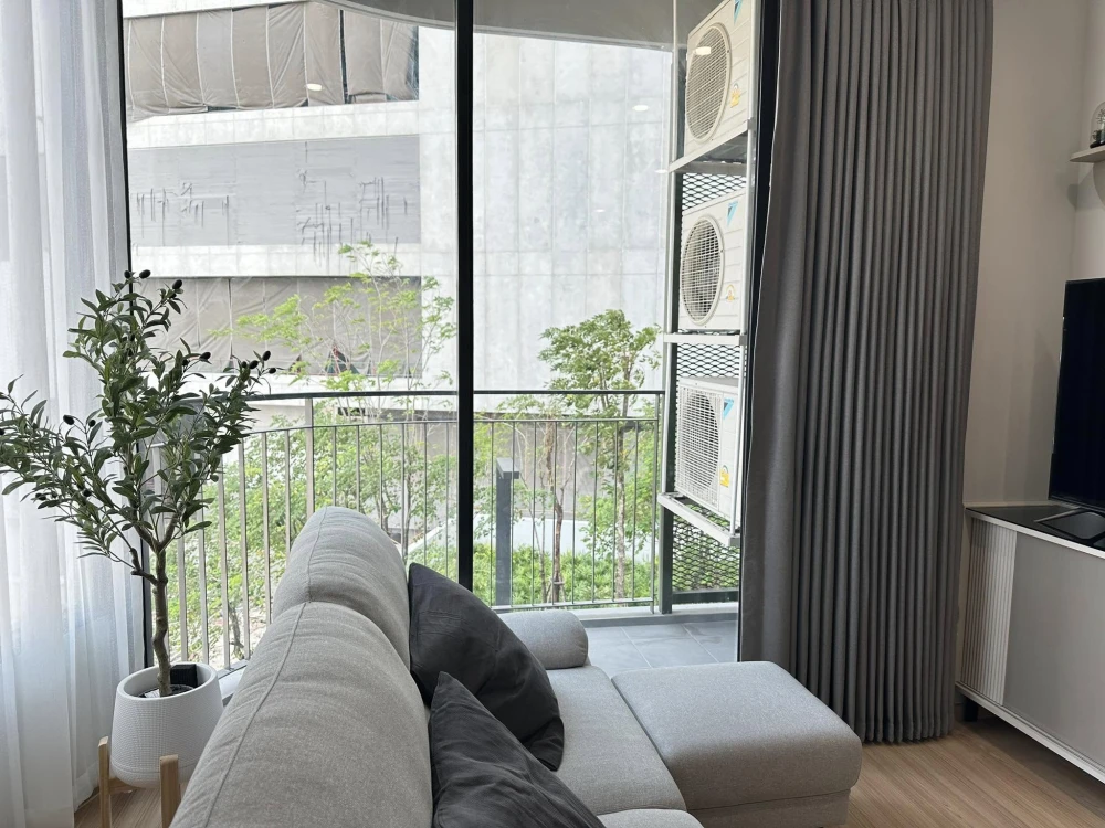 For rent: Skyrise Avenue Sukhumvit 64, 3rd floor, Building D, 2 bedrooms, warm atmosphere, very livable, very worth booking.