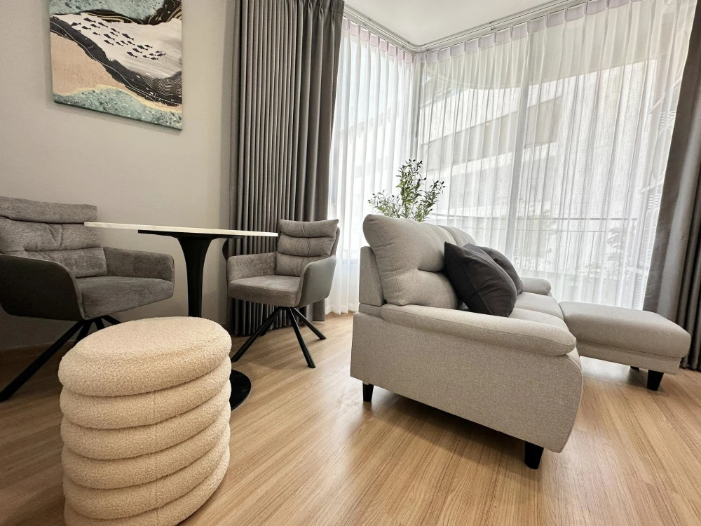 For rent: Skyrise Avenue Sukhumvit 64, 3rd floor, Building D, 2 bedrooms, warm atmosphere, very livable, very worth booking.