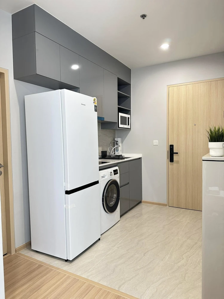 For rent: Skyrise Avenue Sukhumvit 64, 3rd floor, Building D, 2 bedrooms, warm atmosphere, very livable, very worth booking.