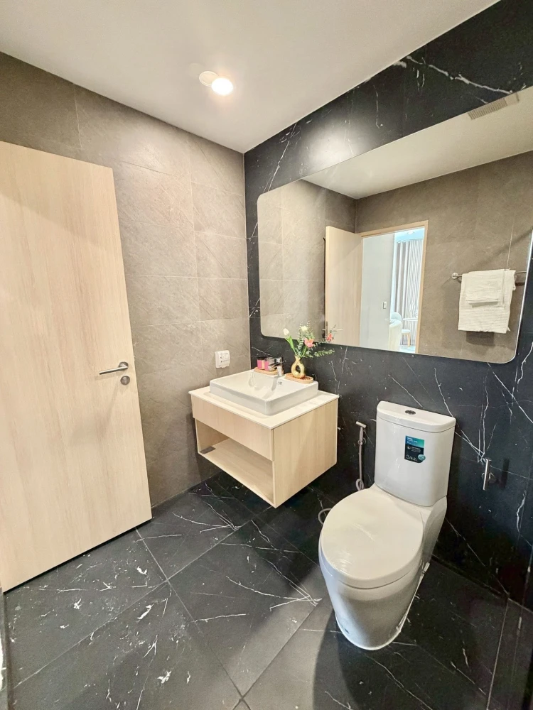 For rent: Skyrise Avenue Sukhumvit 64, fully furnished apartment with complete amenities. Book now, don't miss out!