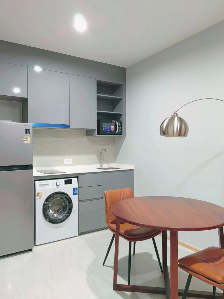 For rent: Skyrise Avenue Sukhumvit 64, unblocked view, facing the project's central area, fully furnished with electrical appliances. Hurry and book n