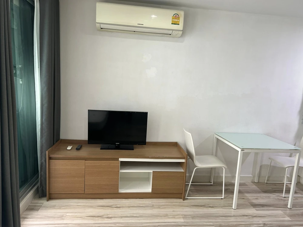 For rent: Sammakorn S9 Condominium, studio room, 3rd floor, fully furnished and electric appliances, ready to move in.