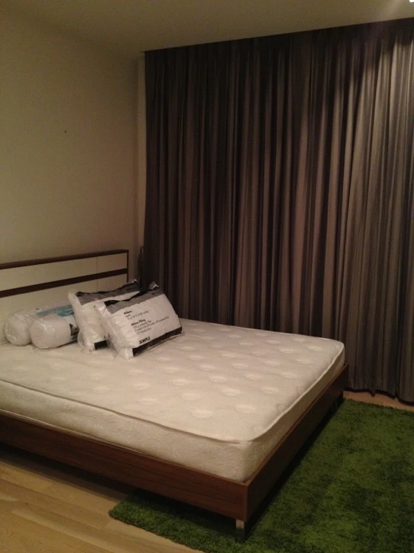 For rent!! Siri at Sukhumvit 28th floor, beautiful room with full facilities, hurry and book now!!
