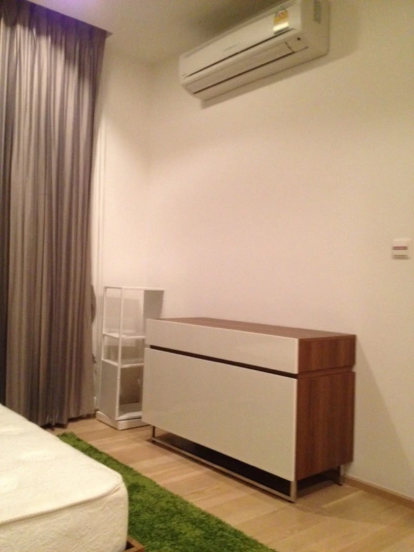 For rent!! Siri at Sukhumvit 28th floor, beautiful room with full facilities, hurry and book now!!