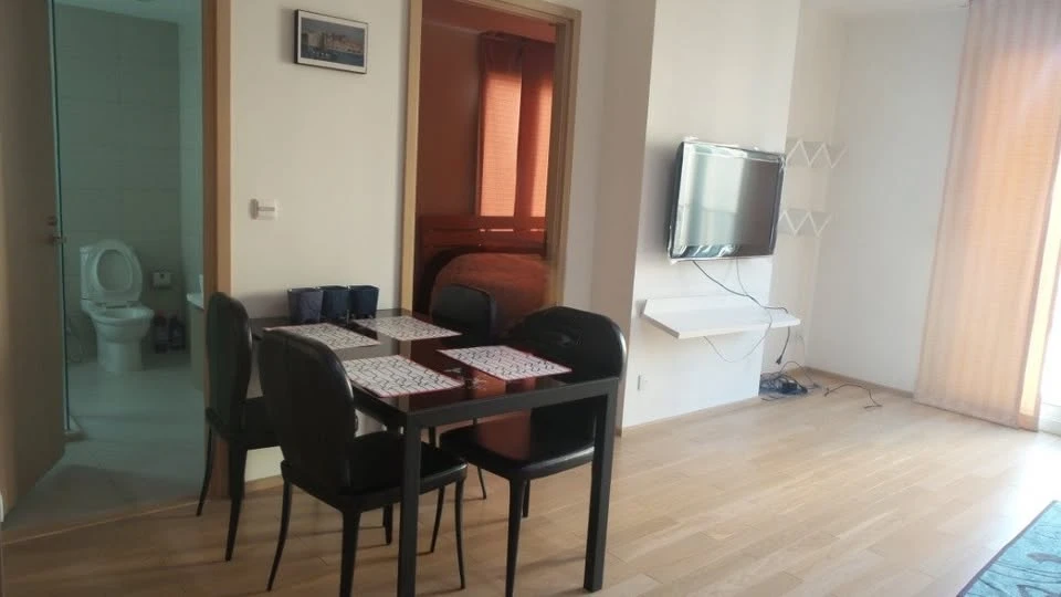For rent Siri at Sukhumvit, high floor, excellent view, street view, Front corner, fully furnished, move in now, don't hesitate.