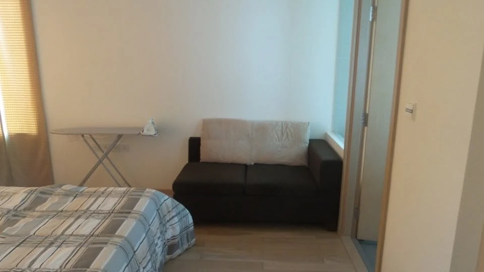 For rent Siri at Sukhumvit, high floor, excellent view, street view, Front corner, fully furnished, move in now, don't hesitate.