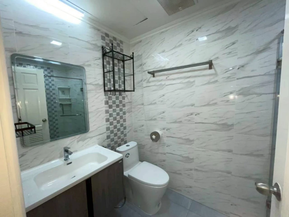 For rent, Sukhumvit Living Town, 1 bedroom, 1 bathroom, fully furnished + electrical appliances, book now.