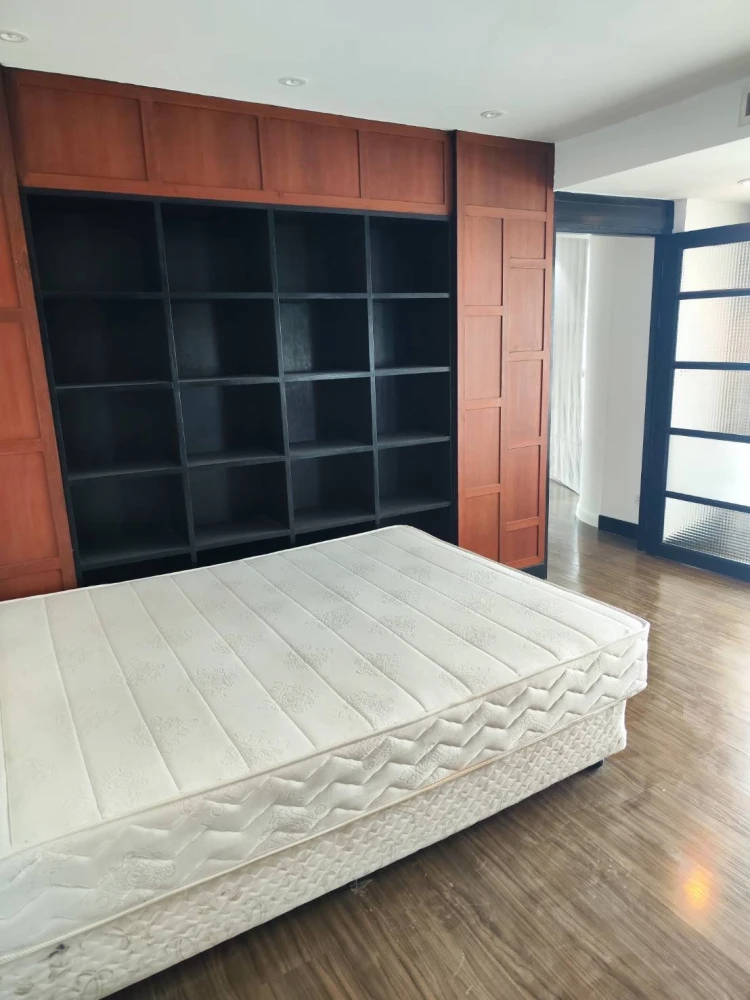 For rent!! State Tower Condominium, spacious room, good location, ready to move in immediately, don't miss it!!