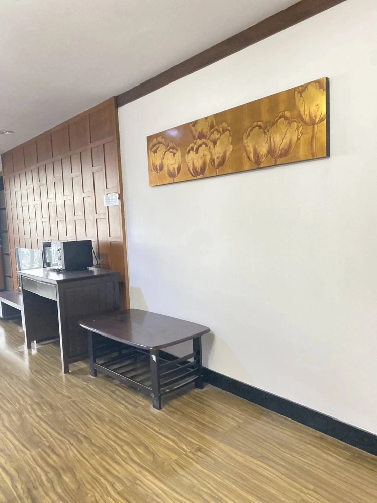 For rent!! State Tower Condominium, spacious room, good location, ready to move in immediately, don't miss it!!