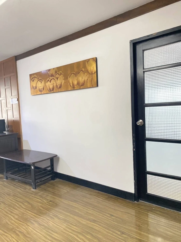 For rent!! State Tower Condominium, spacious room, good location, ready to move in immediately, don't miss it!!