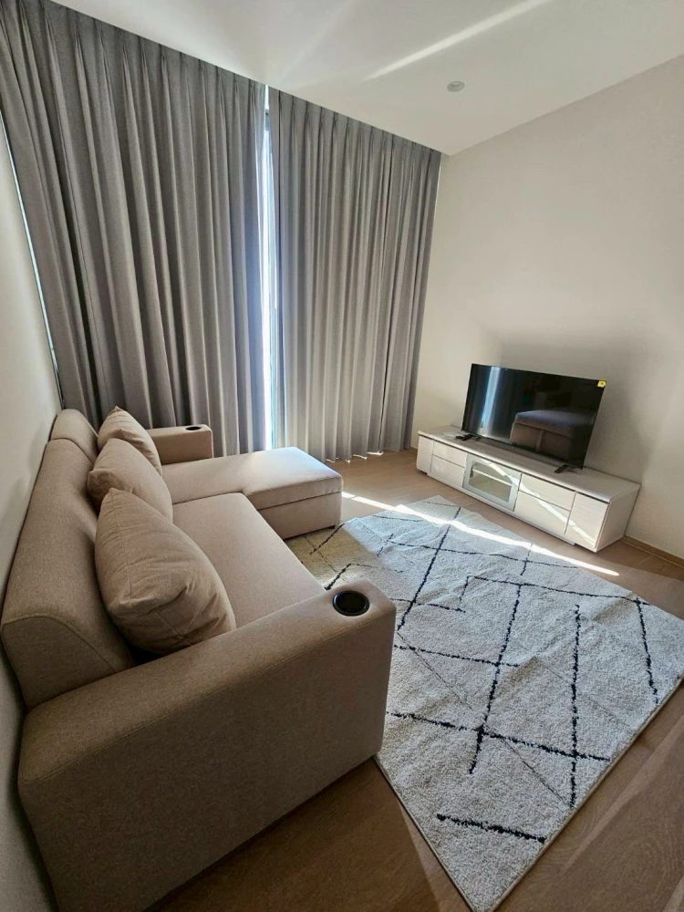 For rent, Anil Sathorn 12, 32nd floor, comes with complete furniture and electrical appliances. Interested, hurry and reserve now. Don't miss out.