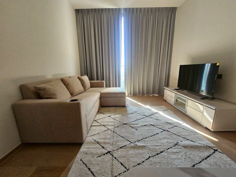 For rent, Anil Sathorn 12, 32nd floor, comes with complete furniture and electrical appliances. Interested, hurry and reserve now. Don't miss out.