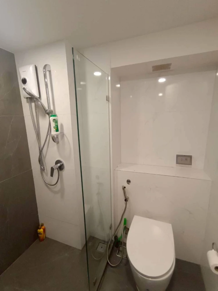 For rent: Origin Plug & Play Nonthaburi Station, Duplex room, spacious and comfortable, with amenities, book now.