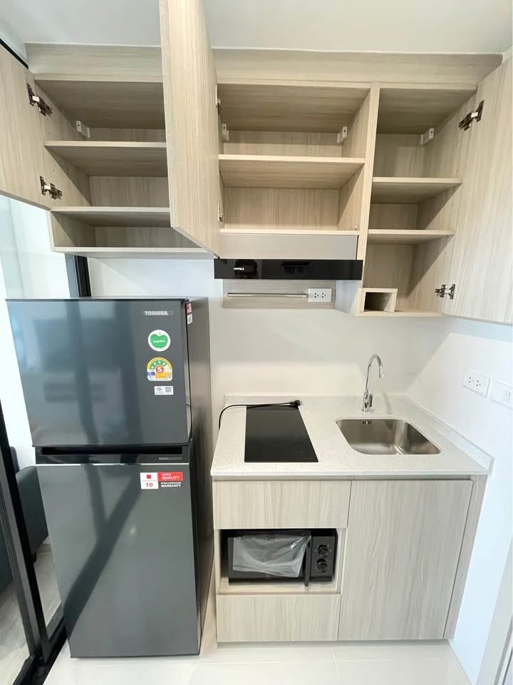 For rent: Origin Plug and Play E22 Station, 3rd floor, fully furnished Ready to move in! Don't miss out!