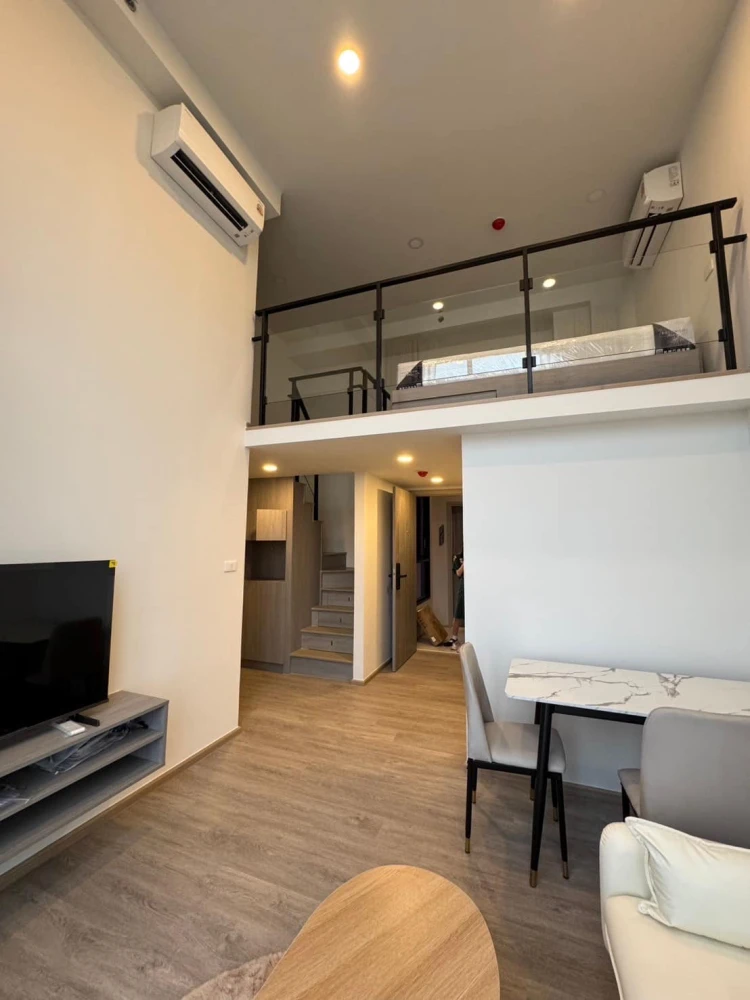 For rent: Origin Plug and Play Nonthaburi Station, 29th floor, corner room, best view. I tell you, you must not miss it.