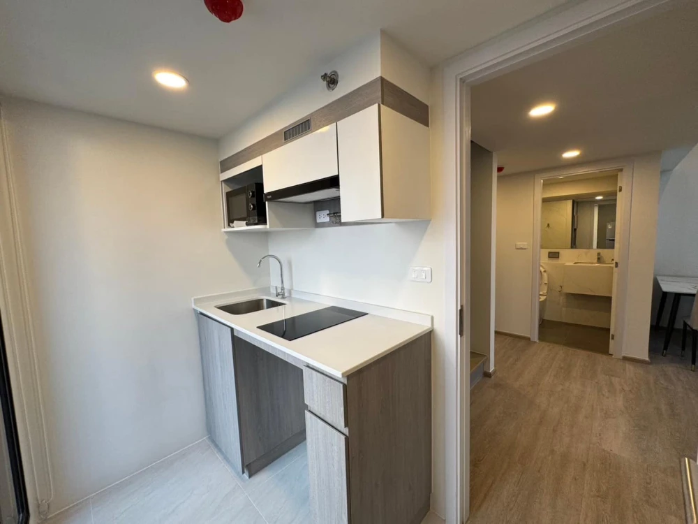 For rent: Origin Plug and Play Nonthaburi Station, 29th floor, corner room, best view. I tell you, you must not miss it.