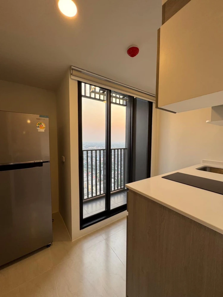 For rent: Origin Plug and Play Nonthaburi Station, 29th floor, corner room, best view. I tell you, you must not miss it.