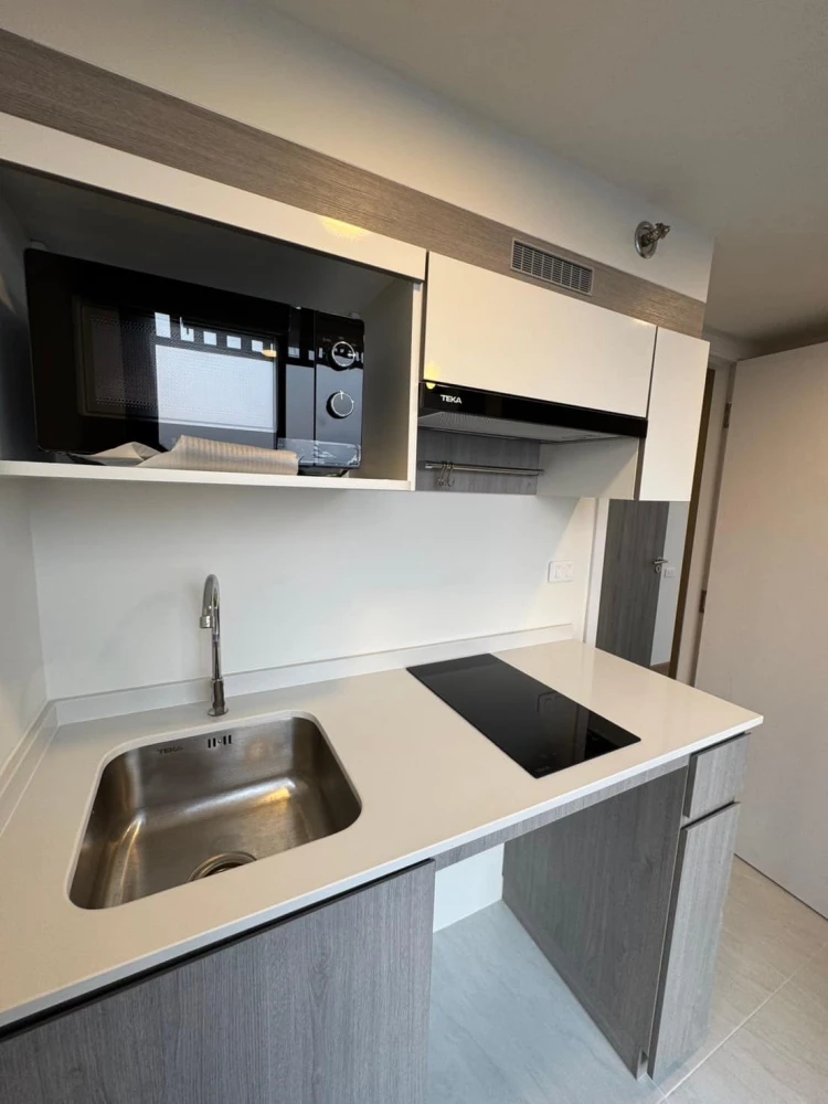 For rent: Origin Plug and Play Nonthaburi Station, 29th floor, corner room, best view. I tell you, you must not miss it.