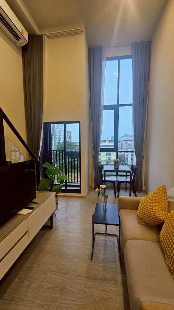 For rent: Origin Plug & Play Ramkhamhaeng Triple Station.