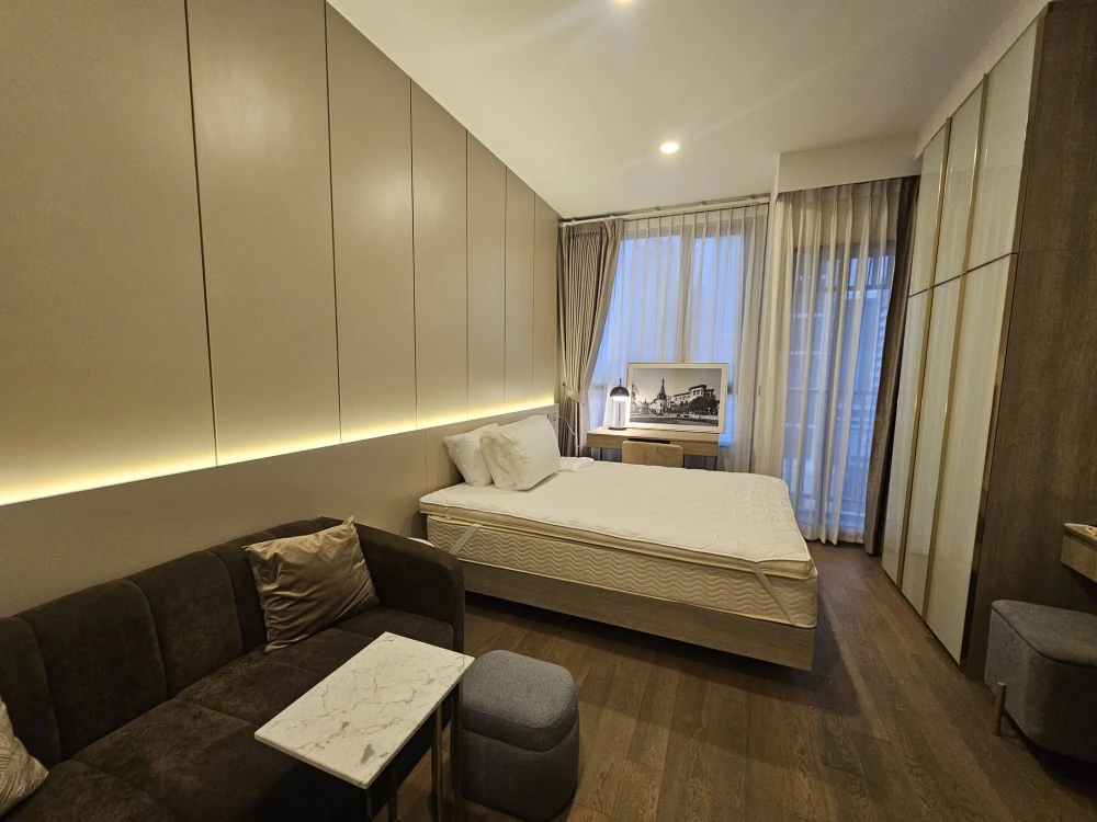 For rent: Origin Phaya Thai. The room is equipped with home automation and fully furnished. Ready to move in.